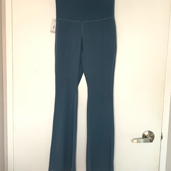 TnaBUTTER™ Atmosphere Flare Hi-Rise Legging - Picture 5 of 12